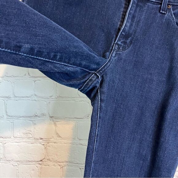 Women’s Levi’s Dark Wash Cropped Jeans size 10 - Picture 3 of 7